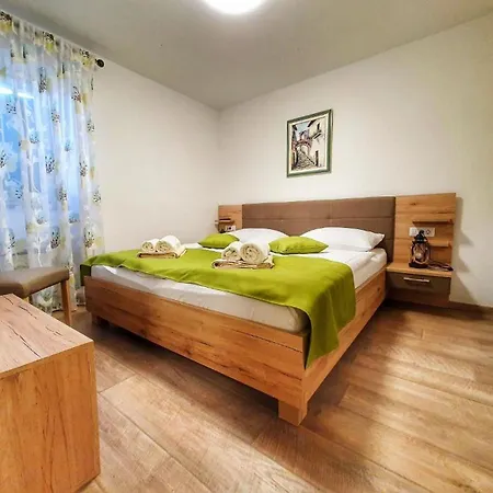 Komfortables Mit Whirlpool, Pool, Klima, Privater Terrasse - Nur 5 Km Bis