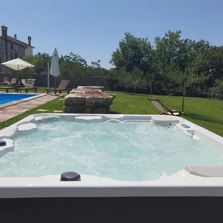 Komfortables Mit Whirlpool, Pool, Klima, Privater Terrasse - Nur 5 Km Bis Apartmán Poreč