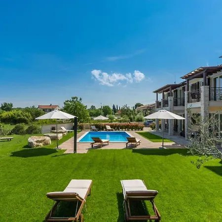 Apartmán Komfortables Mit Whirlpool, Pool, Klima, Privater Terrasse - Nur 5 Km Bis